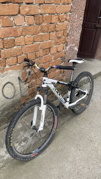 Cube team 260 race