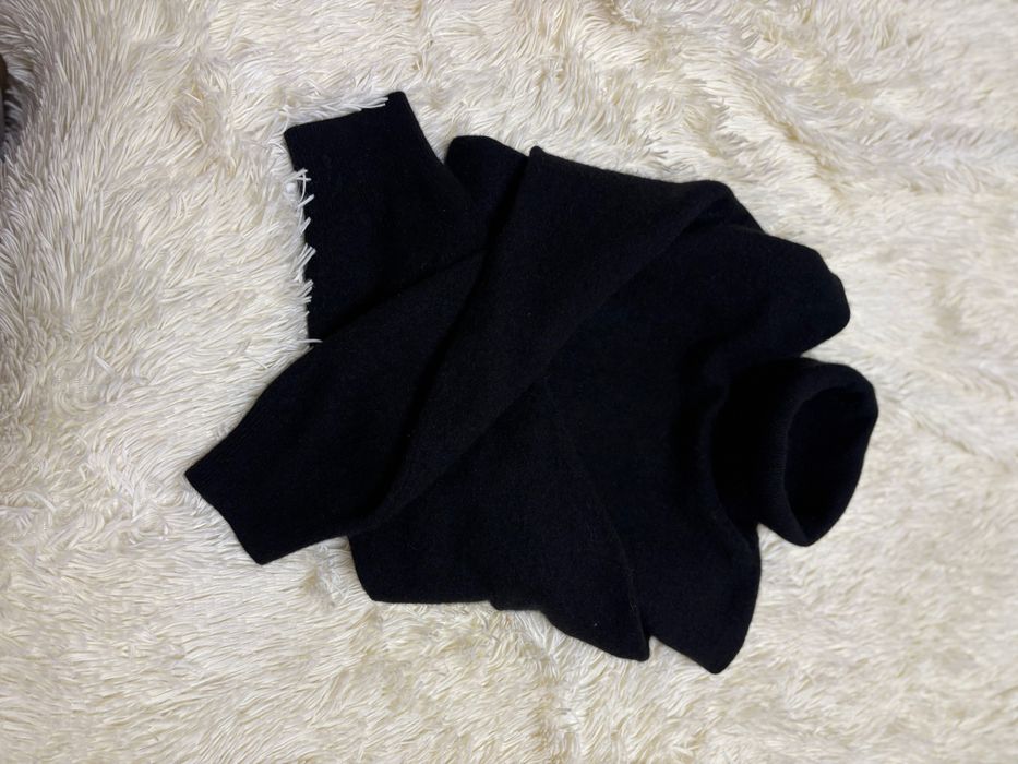 Чорний гольф з натурального 100% кашеміру