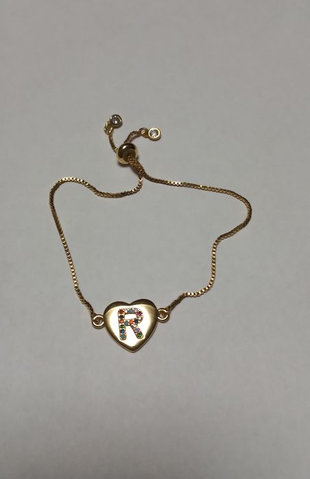 Bransoletka damska regulowana z inicjałem R