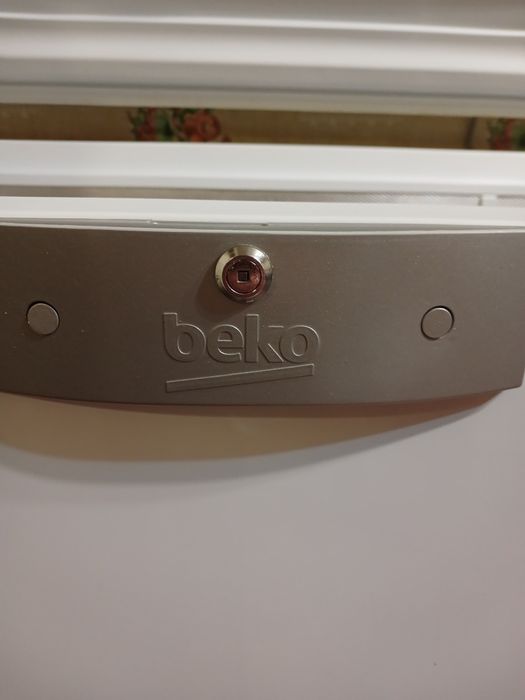 Морозильна камера beko
