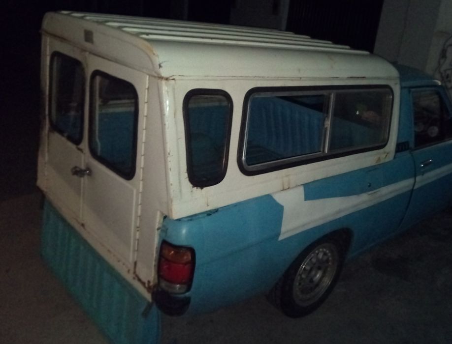 Hardtop datsun pickup