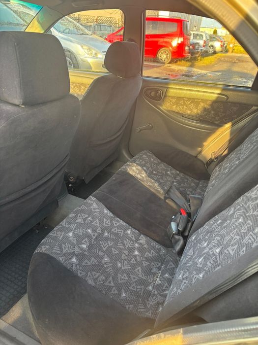 Daewoo Lanos 1.5 LPG 7lat 5d ładny kolor zadbany auto bez wkładu finan