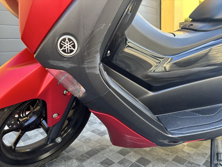 Vende-se N-MAX Yamaha