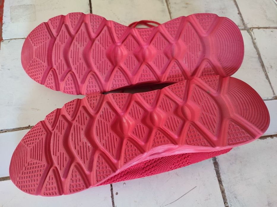 Кроссовки летние