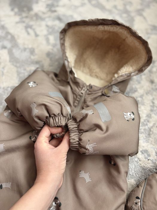 Зимовий комбінезон H&M 74-80 розмір 6-9 місяців з рукавичками (крагами