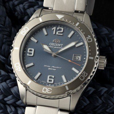 Orient Kamasu SOLAR RA-WJ0002L (39.9 mm) 200 m. WR, safira