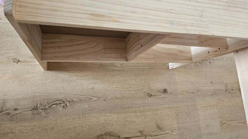 Stragan market S.bardzo dobry sklep