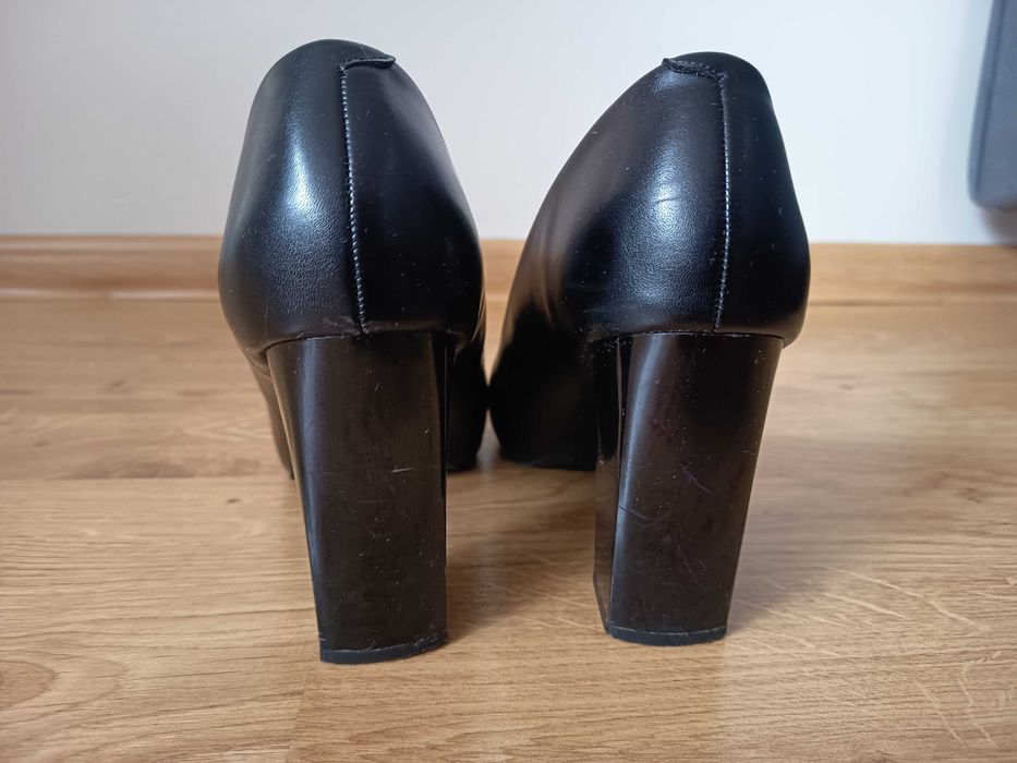 Czółenka damskie na słupku 9,5 cm / rozmiar 41