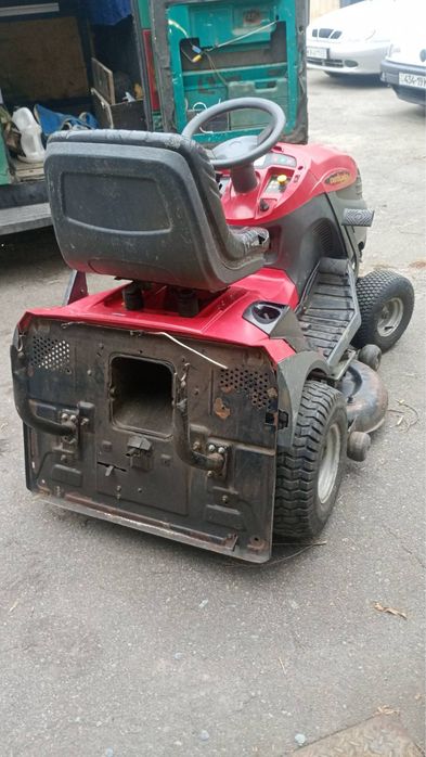 Трактор газонокосарка