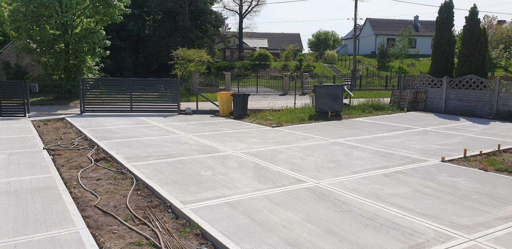 Beton zacierany na gładko/ beton antypoślizgowy/ place drogi betonowe ...