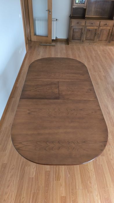 Mobília + mesa de jantar e cadeiras