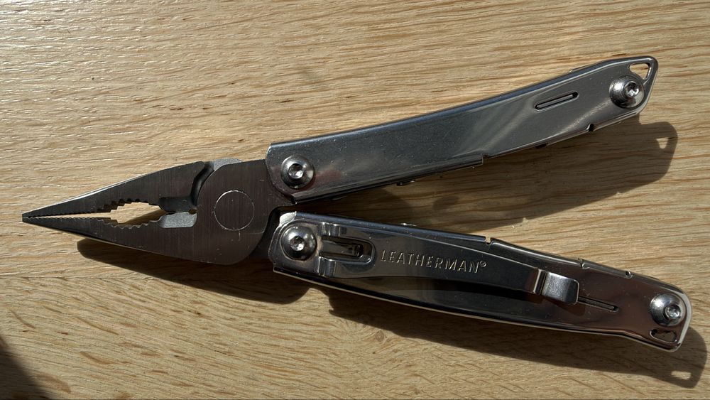 Leatherman WINGMAN multi-tool