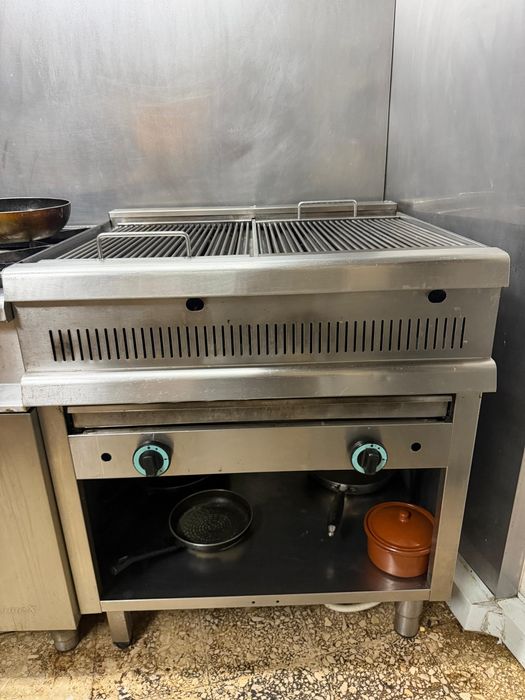 Vendo recheio de restaurante (mande mensagem apenas se tiver mesmo interessado no negócio)