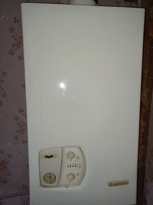 Котёл двухконтурный Аристон Уно.