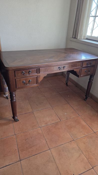 Secretária clássica madeira maciça