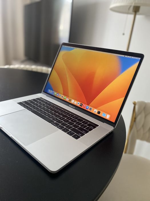 MacBook Pro 15” A1707 [2017r] bardzo zadbany