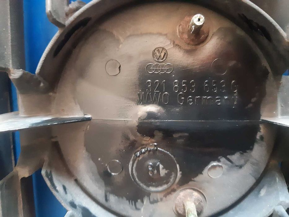 Grill przedni atrapa przód Vw Passat B2 321853653G
