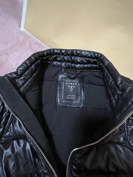 Guess kurtka skórzana czarna pikowaną połyskująca świecąca XS bomber