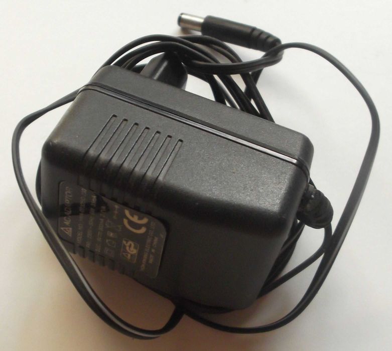 Adaptador/Transformador de Energia HKA-0930EC-230