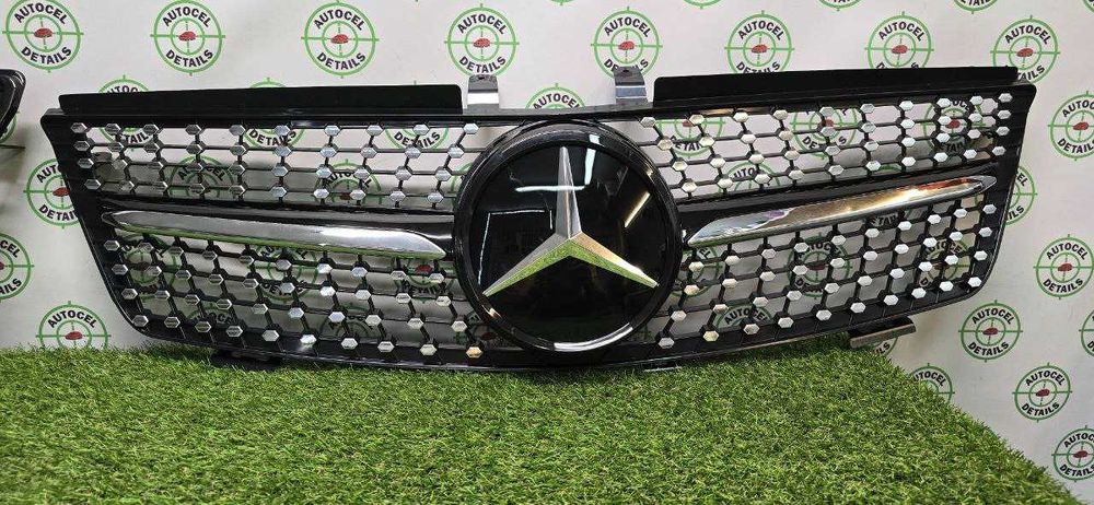 Решетка радиатора Mercedes Benz ML w164 05-08 стиль Diamond