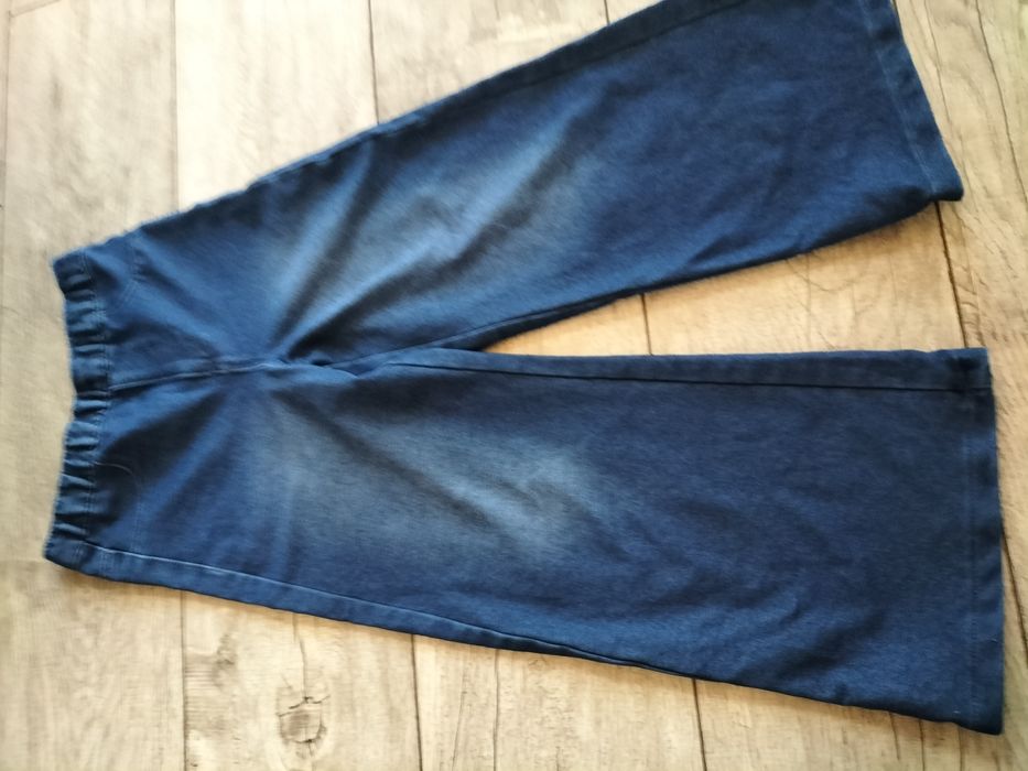 Spodnie jeansowe dla dziewczynki 128