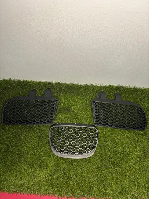 Grelhas frontais (central + laterais) Seat Leon 1M / MK1 – FR / Cupra – Honeycomb