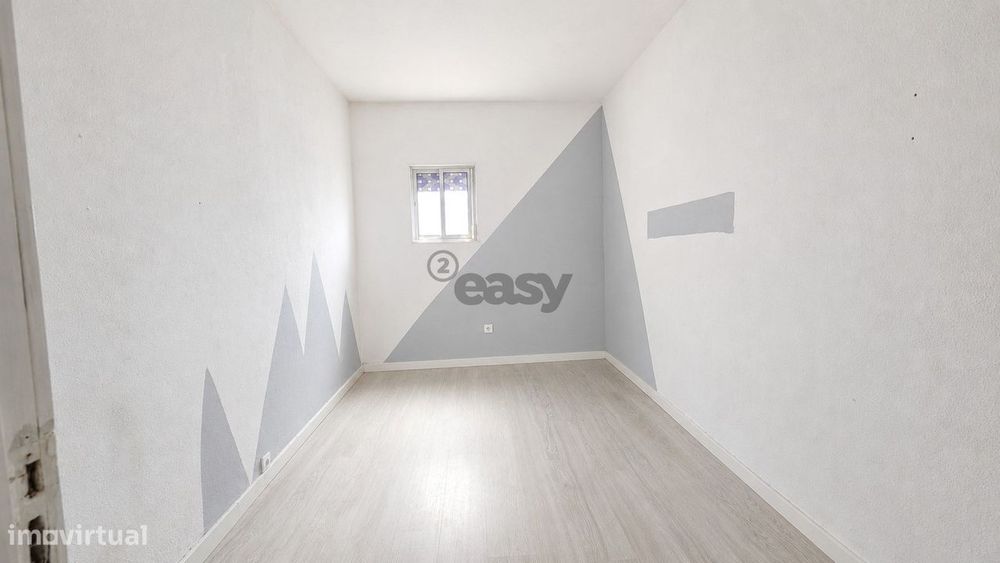 Moradia T1 com pátio para remodelação