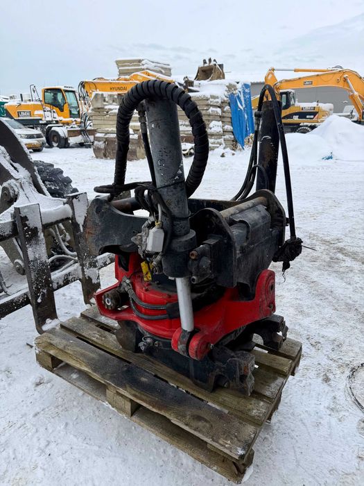 Rototilt R8 do koparek 23-32 T