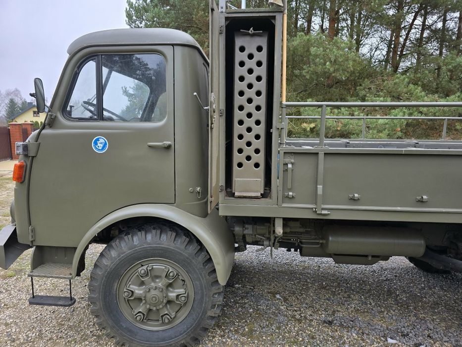 Samochód Armi Szwajcarskiej Steyr 680M