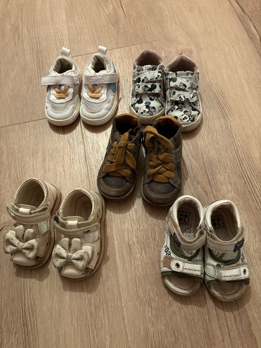 Взуття для дівчинки 18-20 розмір