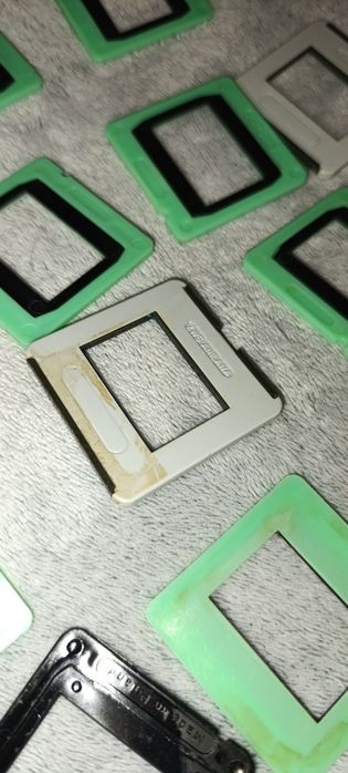 Ramki do slajdów bez szkieł rozmiar 2,2x3,3cm