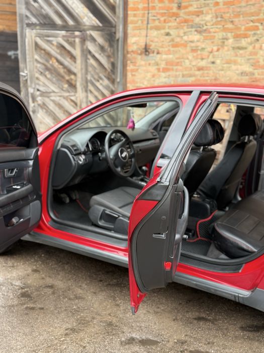 Ауді а4 б6 2001 1.6 бензин,в гарному стані