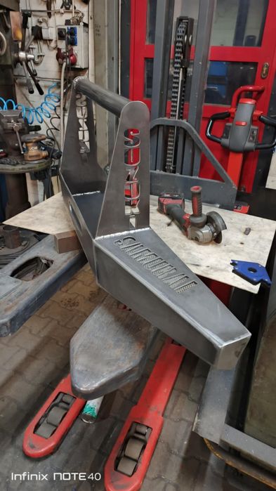 Zderzak pod wyciągarkę do samuraia samuraja w elementach do spawania