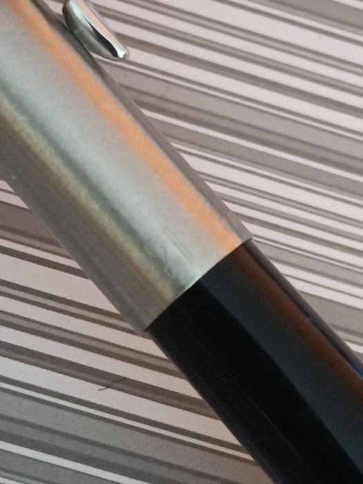 Caneta Parker 21 de aparo, preta e inox