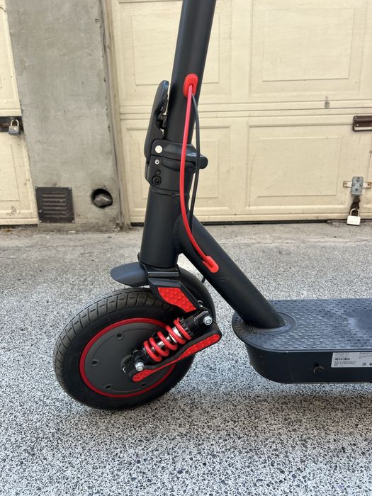 Електросамокат Giant
