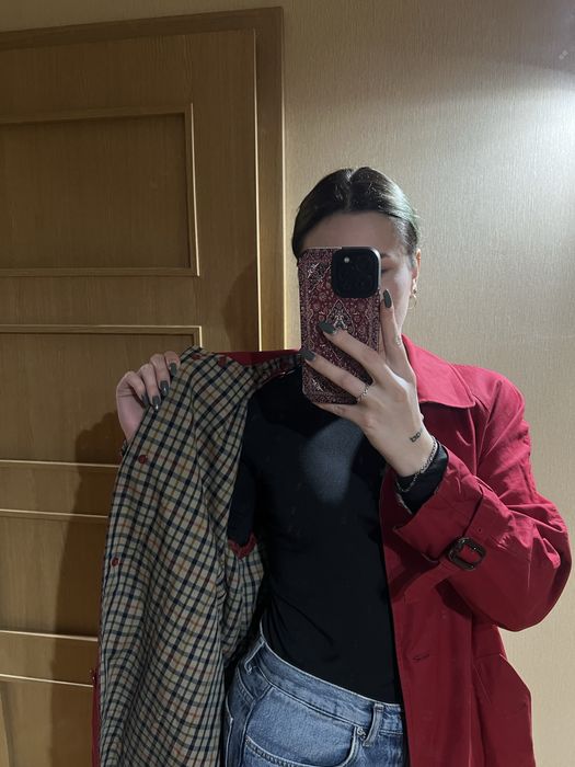 Червоний тренч « DAKS »