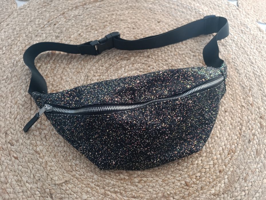 Nerka torebka saszetka błyszcząca H&M nowa czarna