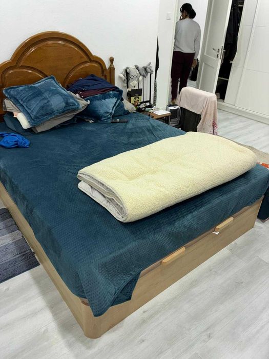Cama 200x160 (3 meses de uso somente)