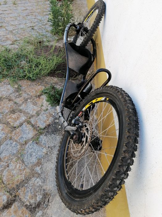 Skate Dirt Surfer