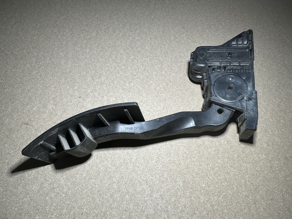 Pedal Mitsubishi Fuso Apm40-303