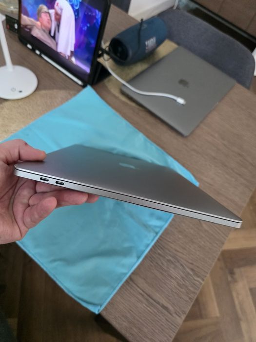 Apple MacBook Pro 15  A1707. 2016