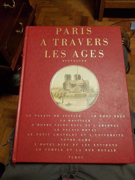 Livro Paris A Travers Les Ages