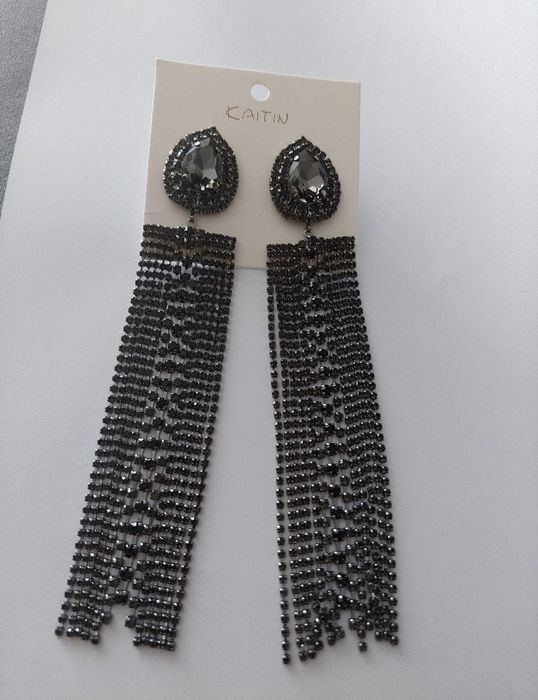Długie za obojczyk bogato zdobione kolczyki czarne cyrkonie kryształy