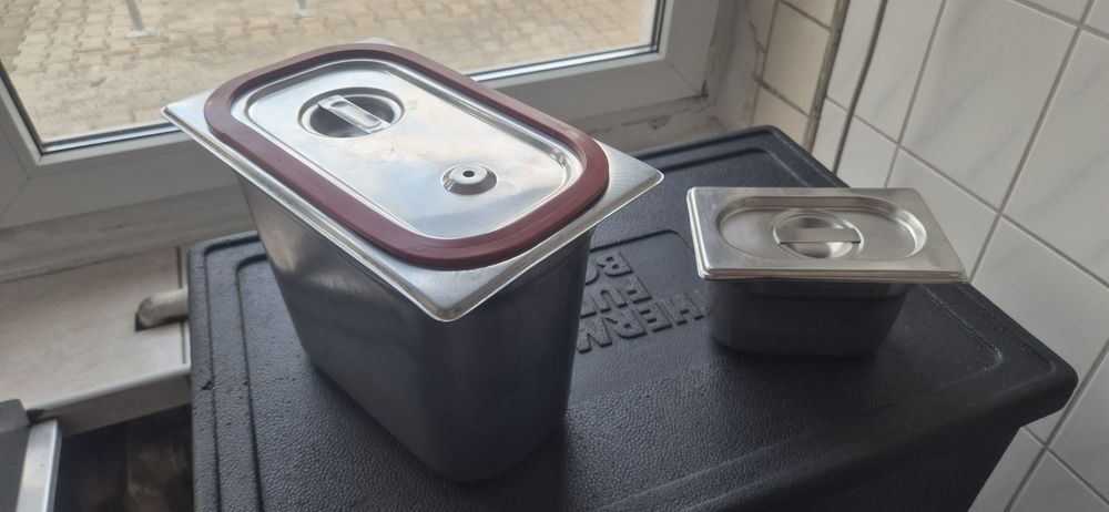 Pojemnik termoizolacyjny