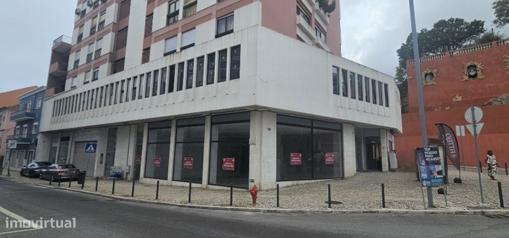 Loja com Excelente visibilidade no Centro de Setúbal