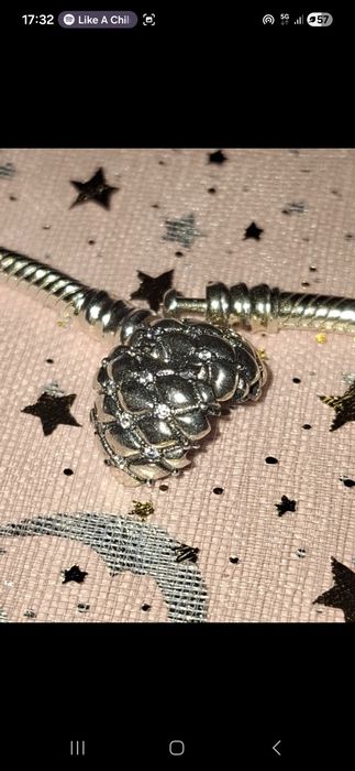 Pulseira prateada para berloques