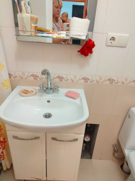 Продам дві комнати блоком з  власними вдобствами.