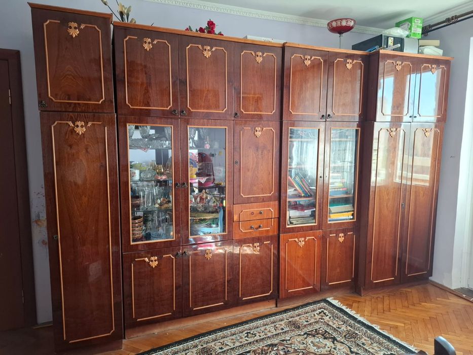 Стінка у вітальню