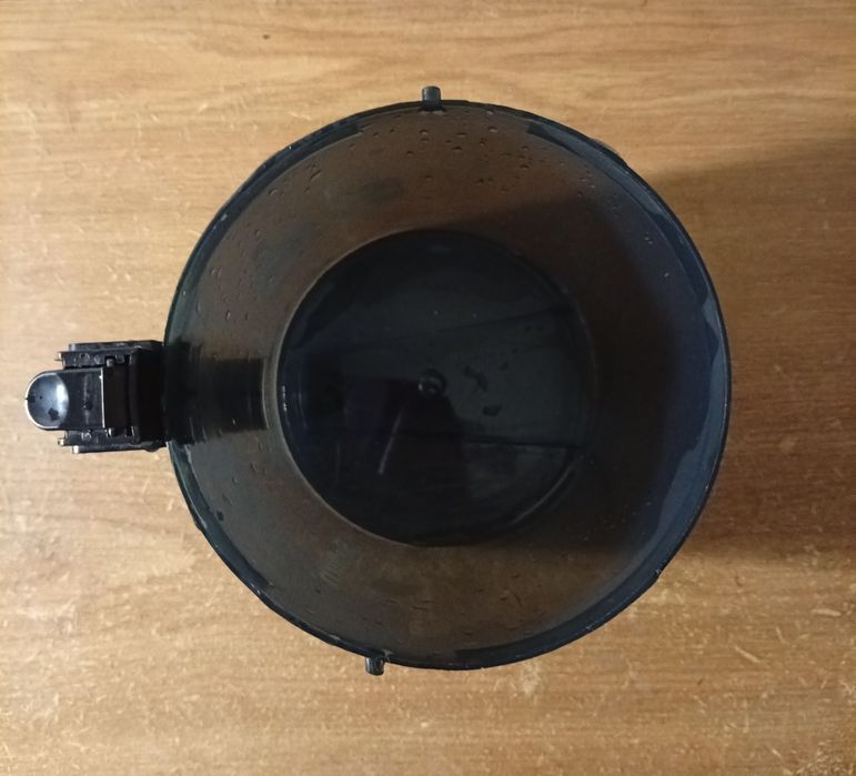 Контейнер для пылесоса SATURN.