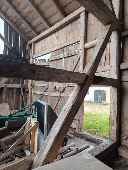 Sprzedam drewno  ciosane konstrukcyjne.